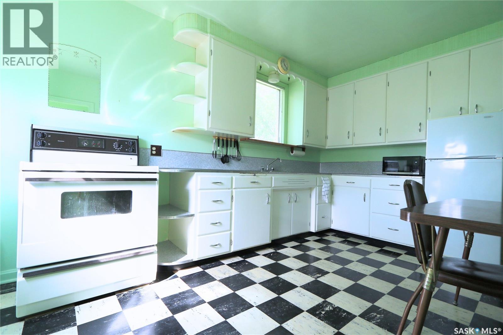 87 James Avenue, Yorkton, Saskatchewan  S3N 2C3 - Photo 4 - SK047103