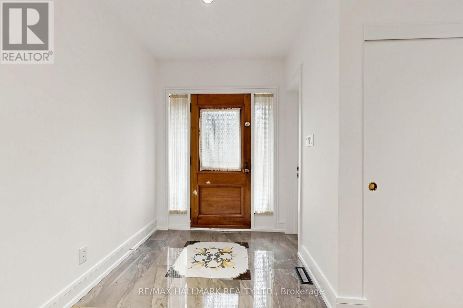 40 Donino Avenue, Toronto, Ontario  M4N 2W7 - Photo 4 - C13729252