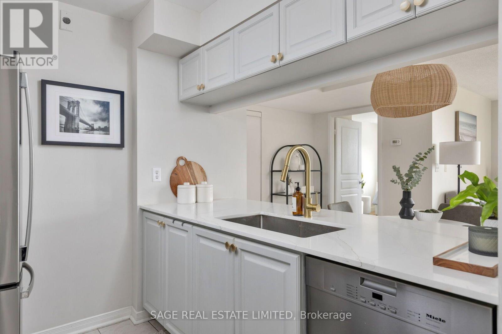 401 - 1765 Queen Street E, Toronto, Ontario  M4L 3Z2 - Photo 11 - E13729270