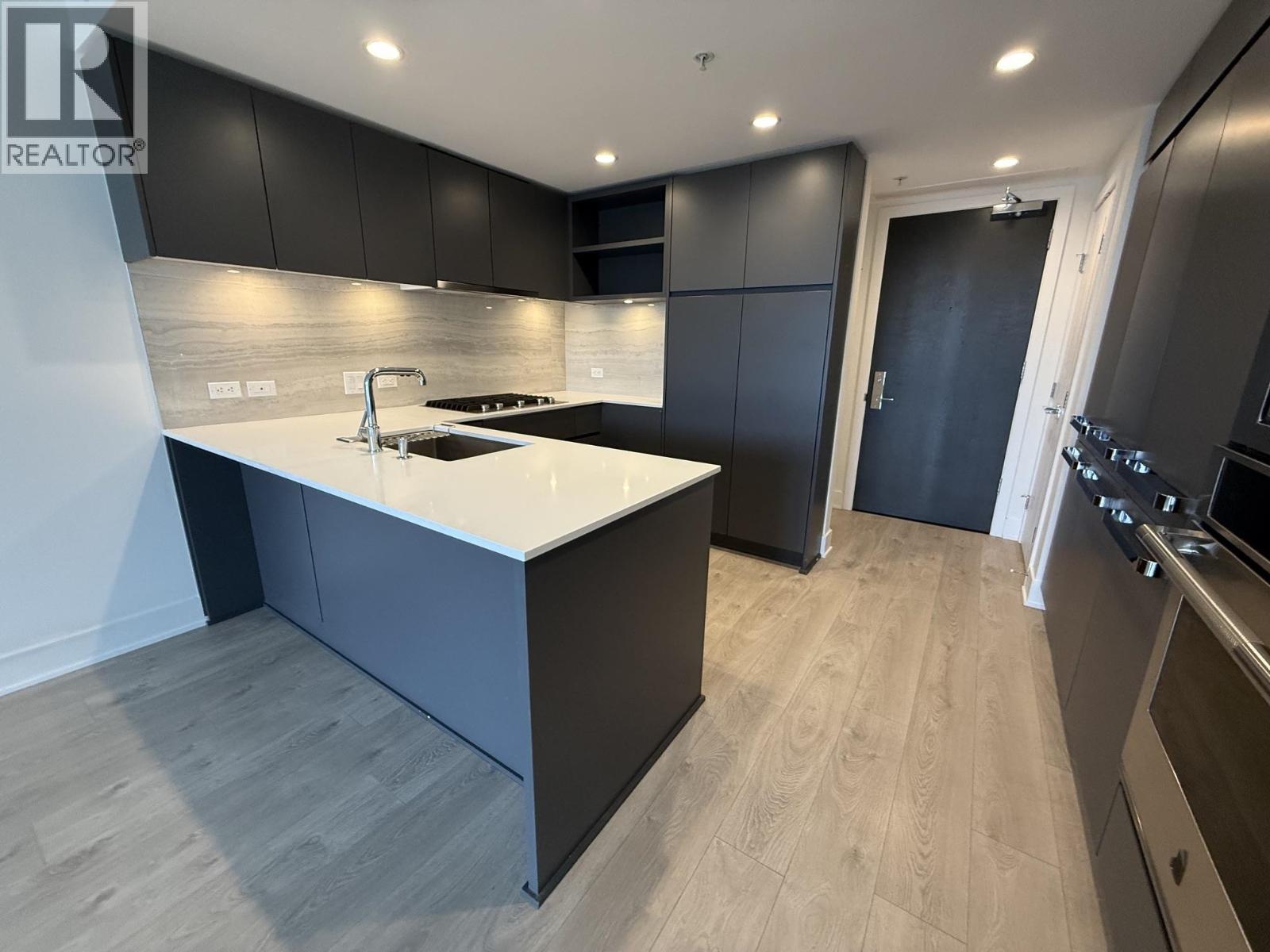 1103 450 Westview Street, Coquitlam, British Columbia  V3K 6C3 - Photo 2 - R3131999