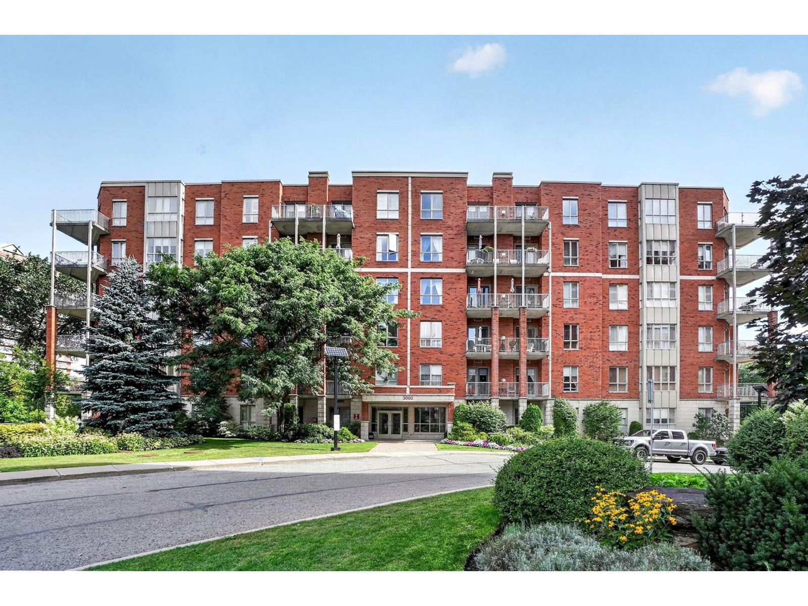 3000 Boul. Notre-Dame|#106 Laval (Chomedey) Quebec Canada H7V4B8 2