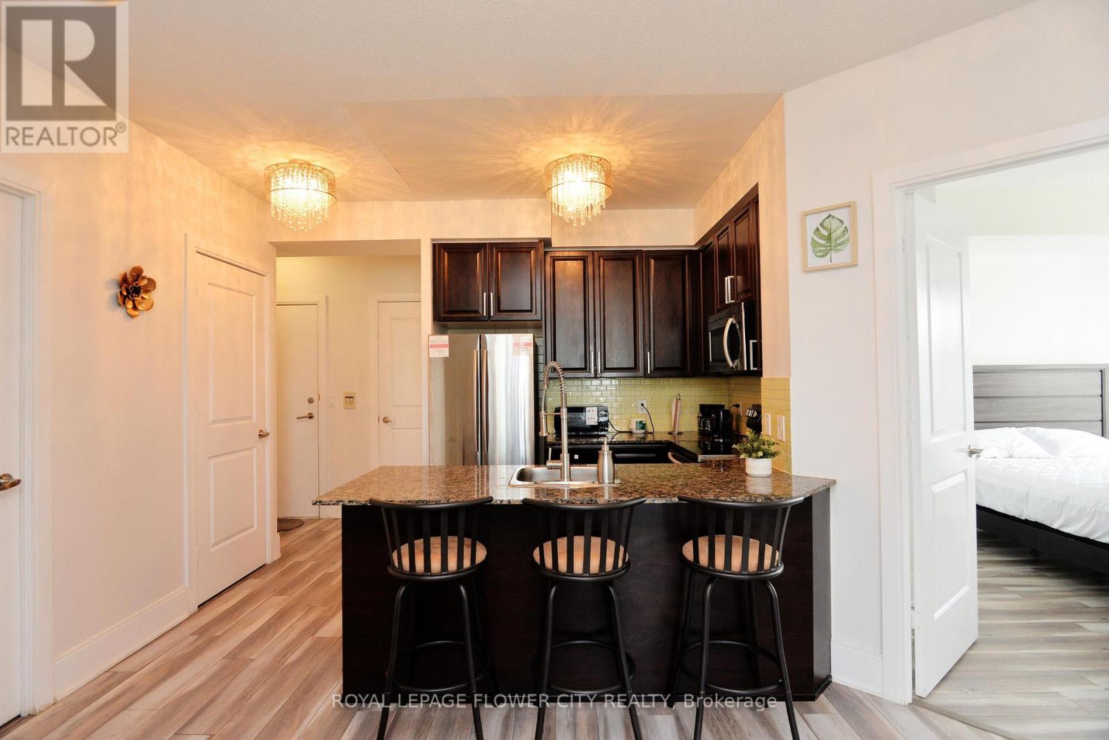 1902 - 330 Burnhamthorpe Road W, Mississauga, Ontario  L5B 0E1 - Photo 12 - W13729280