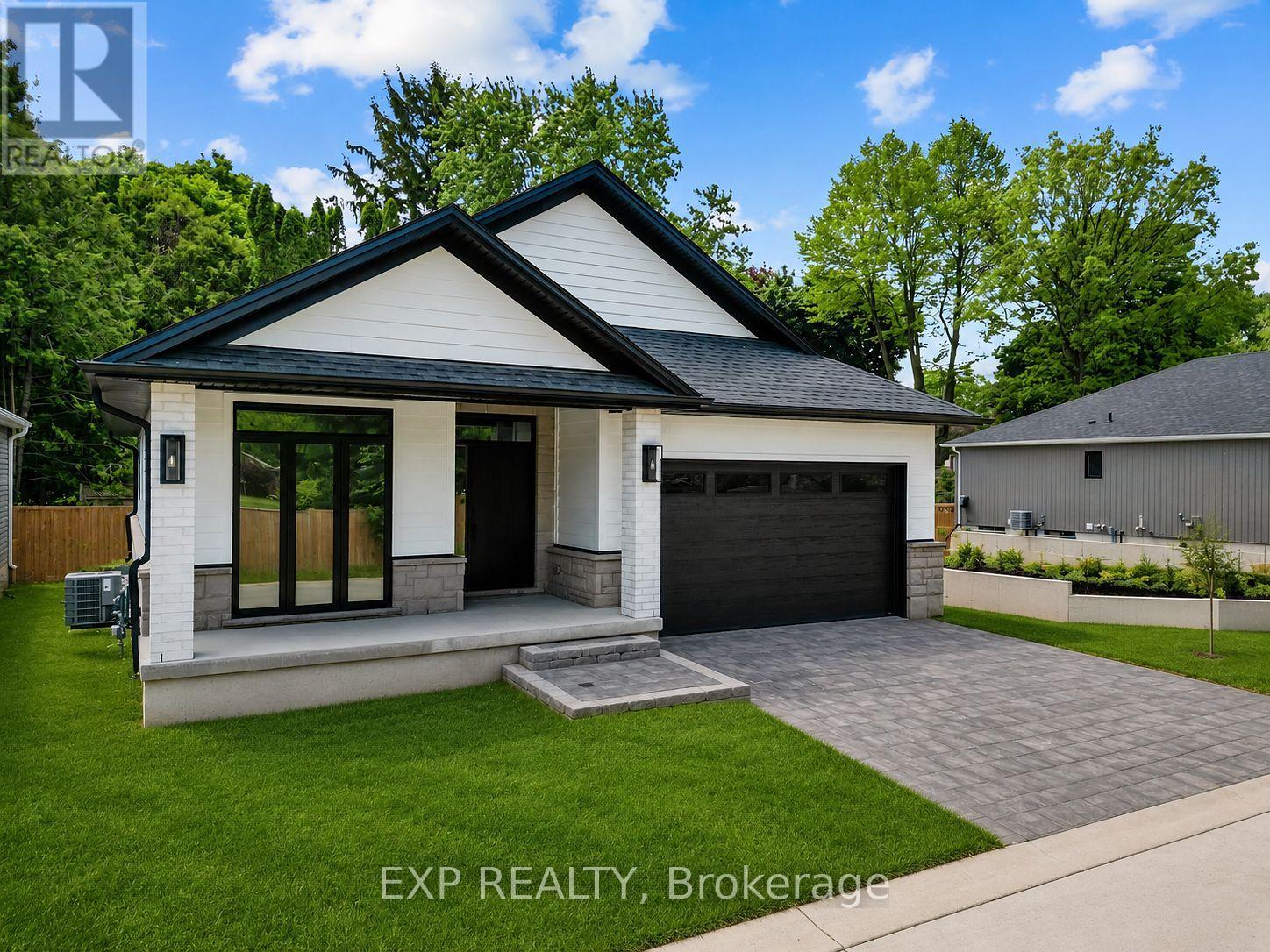 Lot 11 Head Street N, Strathroy-Caradoc, Ontario  N7G 2K2 - Photo 2 - X13729286