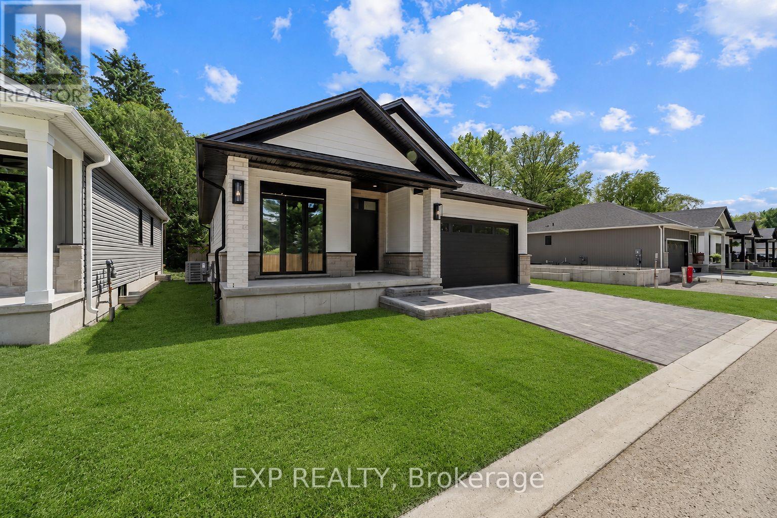 Lot 11 Head Street N, Strathroy-Caradoc, Ontario  N7G 2K2 - Photo 3 - X13729286