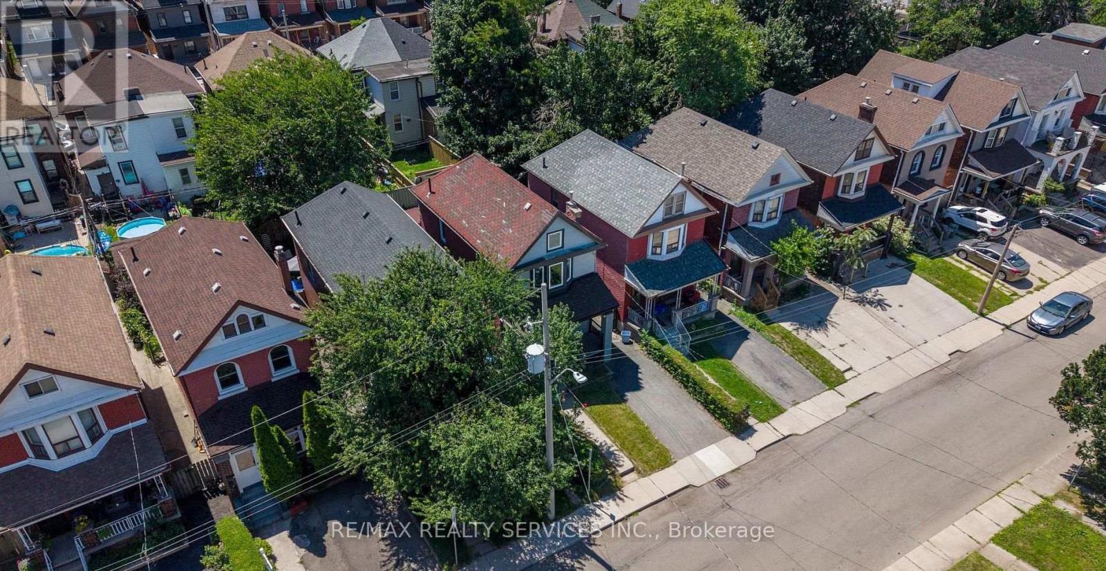 20 Somerset Avenue, Hamilton, Ontario  L8L 2L5 - Photo 2 - X13729260