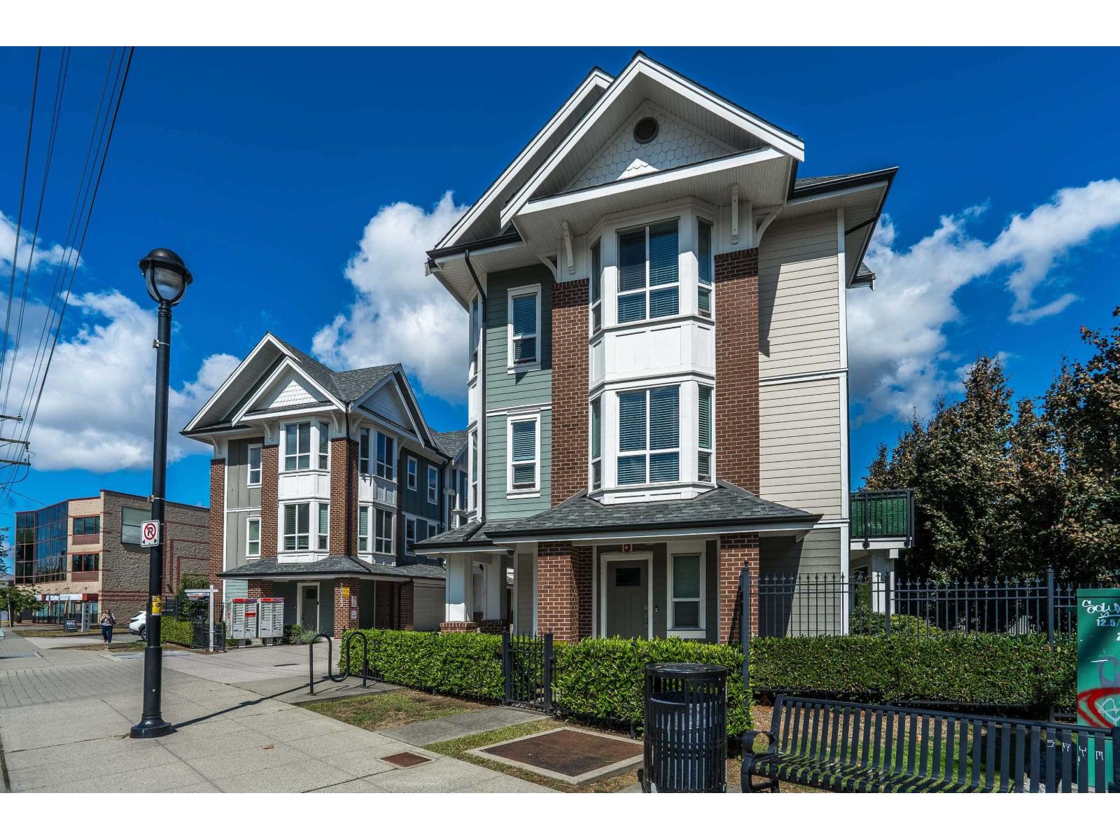 1 20723 FRASER HIGHWAY, Langley, British Columbia