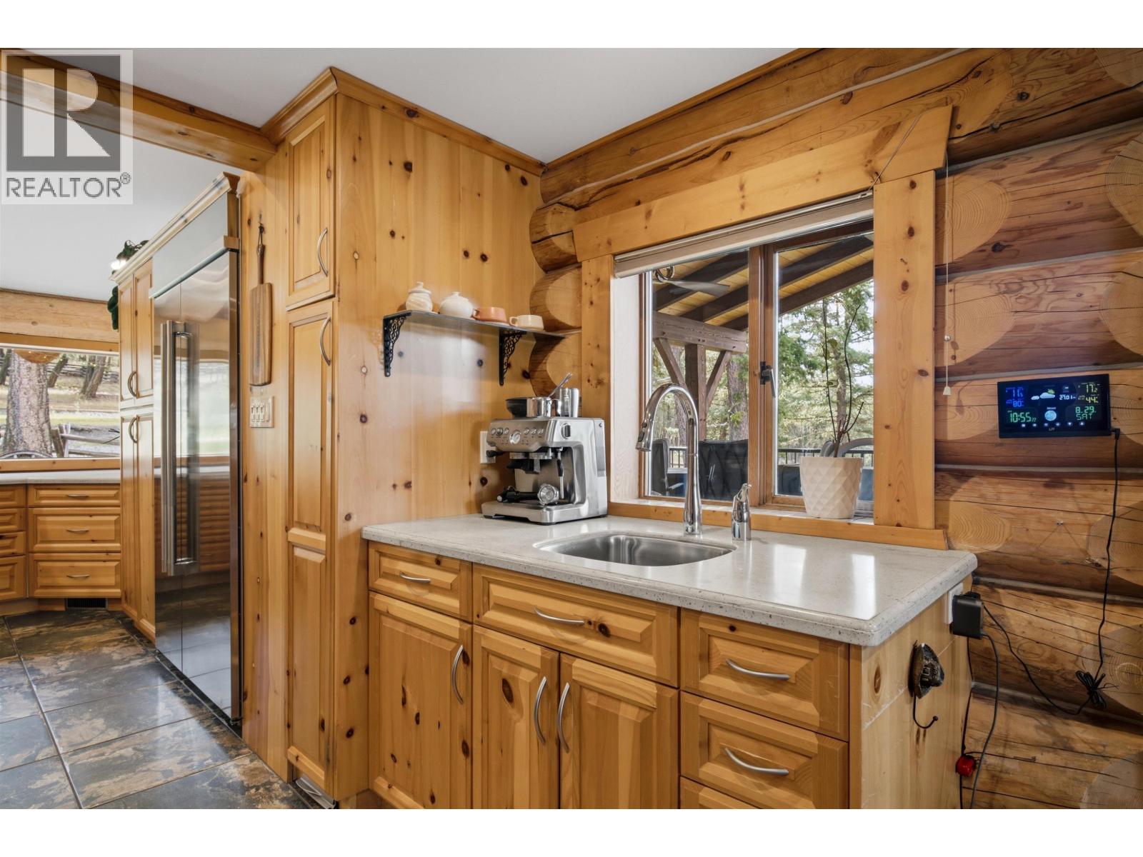 2635 Basaraba Road, Williams Lake, British Columbia  V2G 4W2 - Photo 14 - R3160147