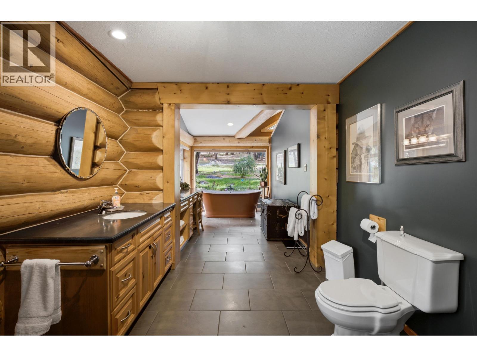 2635 Basaraba Road, Williams Lake, British Columbia  V2G 4W2 - Photo 16 - R3160147