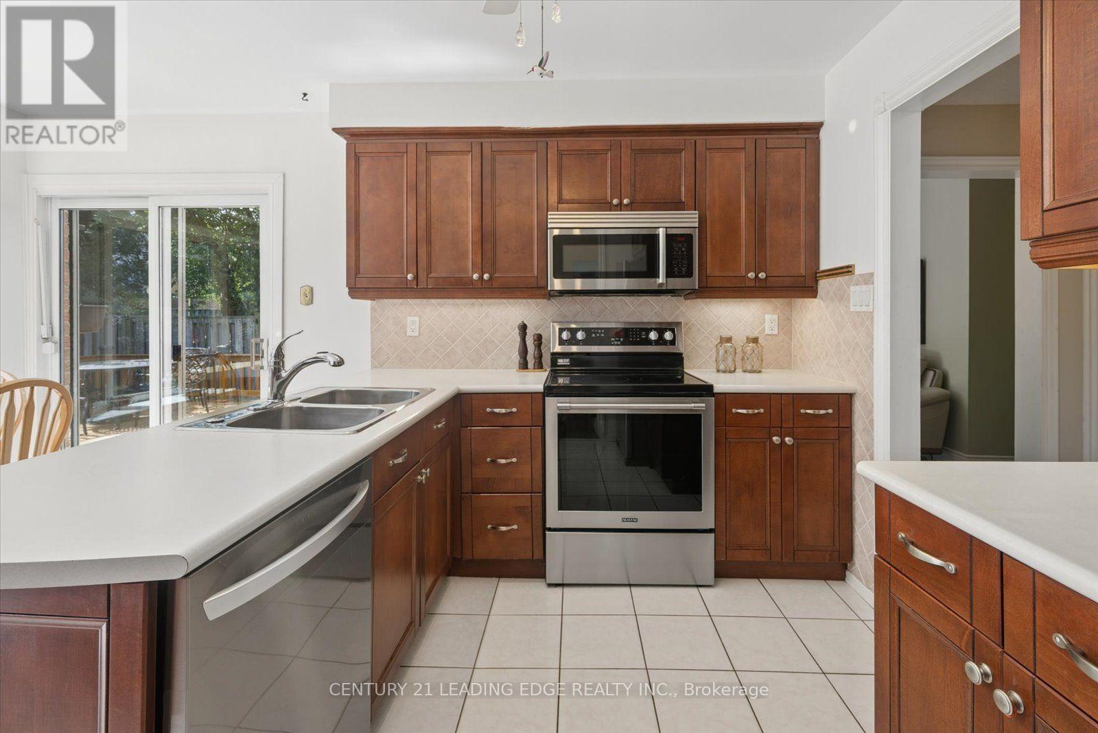 3074 Tours Road, Mississauga, Ontario  L5N 3J2 - Photo 17 - W13729310