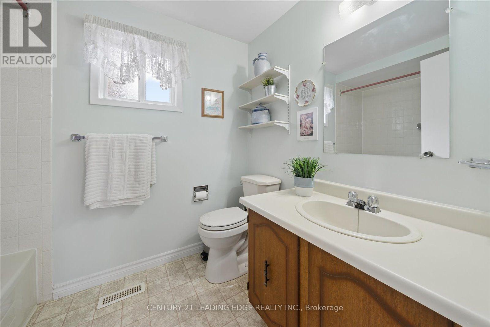 3074 Tours Road, Mississauga, Ontario  L5N 3J2 - Photo 33 - W13729310