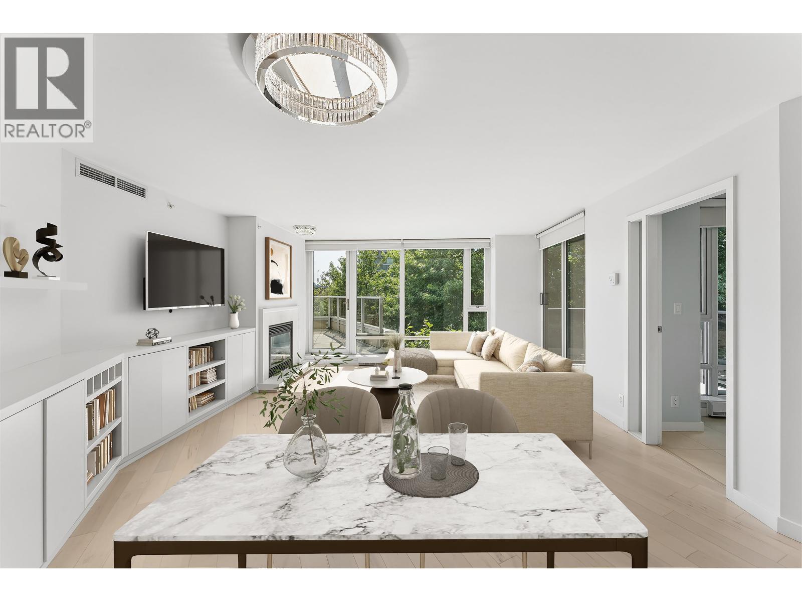 305 8 SMITHE MEWS, vancouver, British Columbia