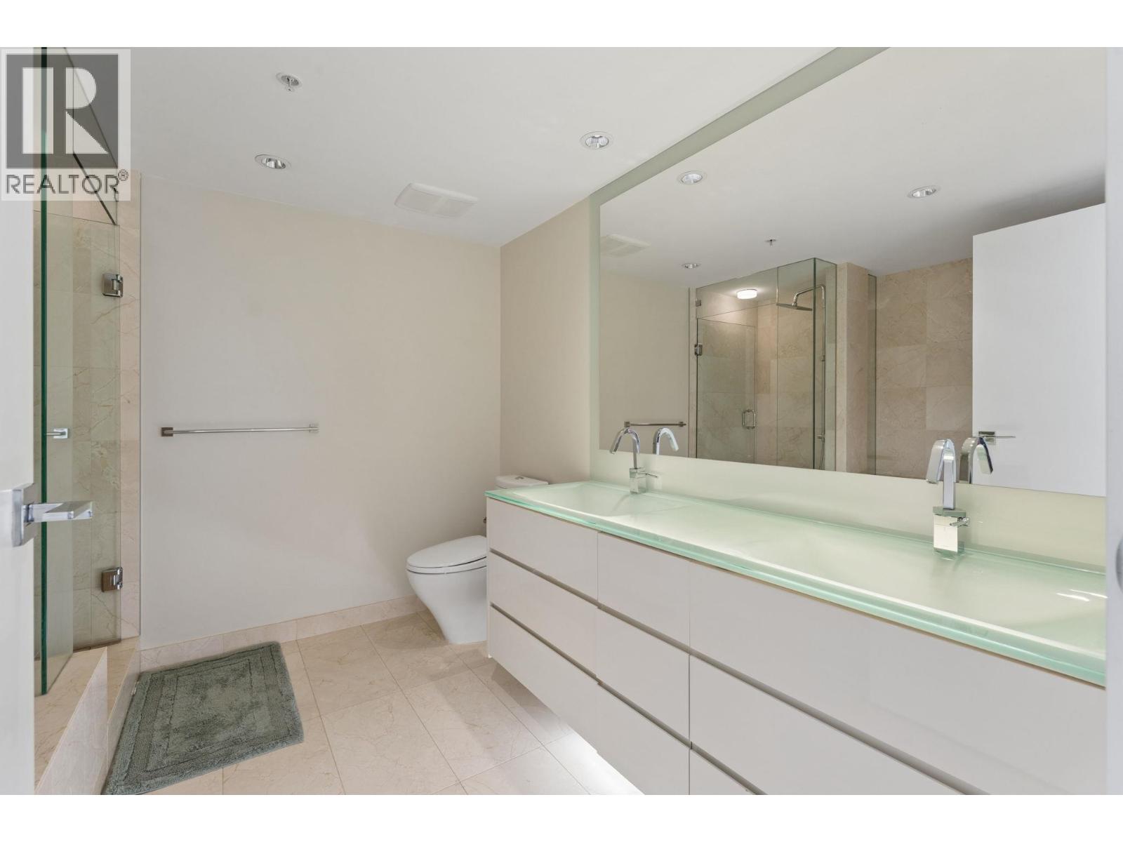 305 8 Smithe Mews, Vancouver, British Columbia  V6B 0A5 - Photo 11 - R3160133