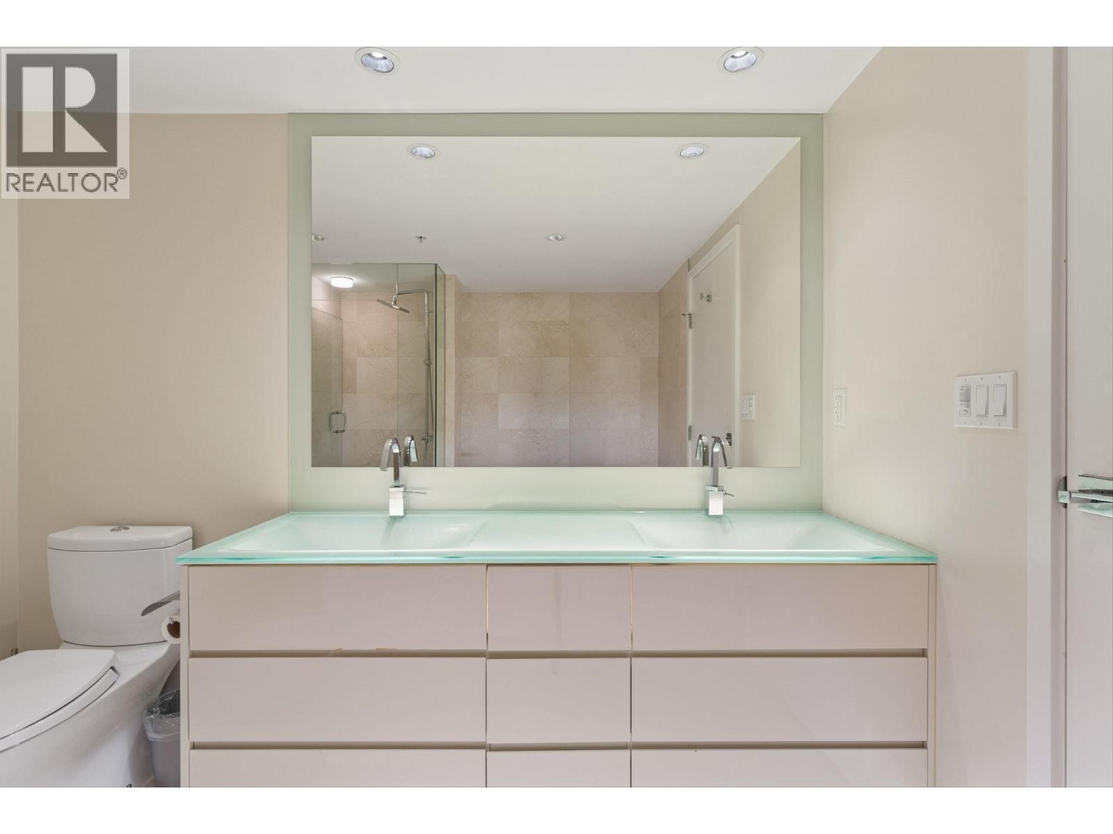 305 8 Smithe Mews, Vancouver, British Columbia  V6B 0A5 - Photo 13 - R3160133