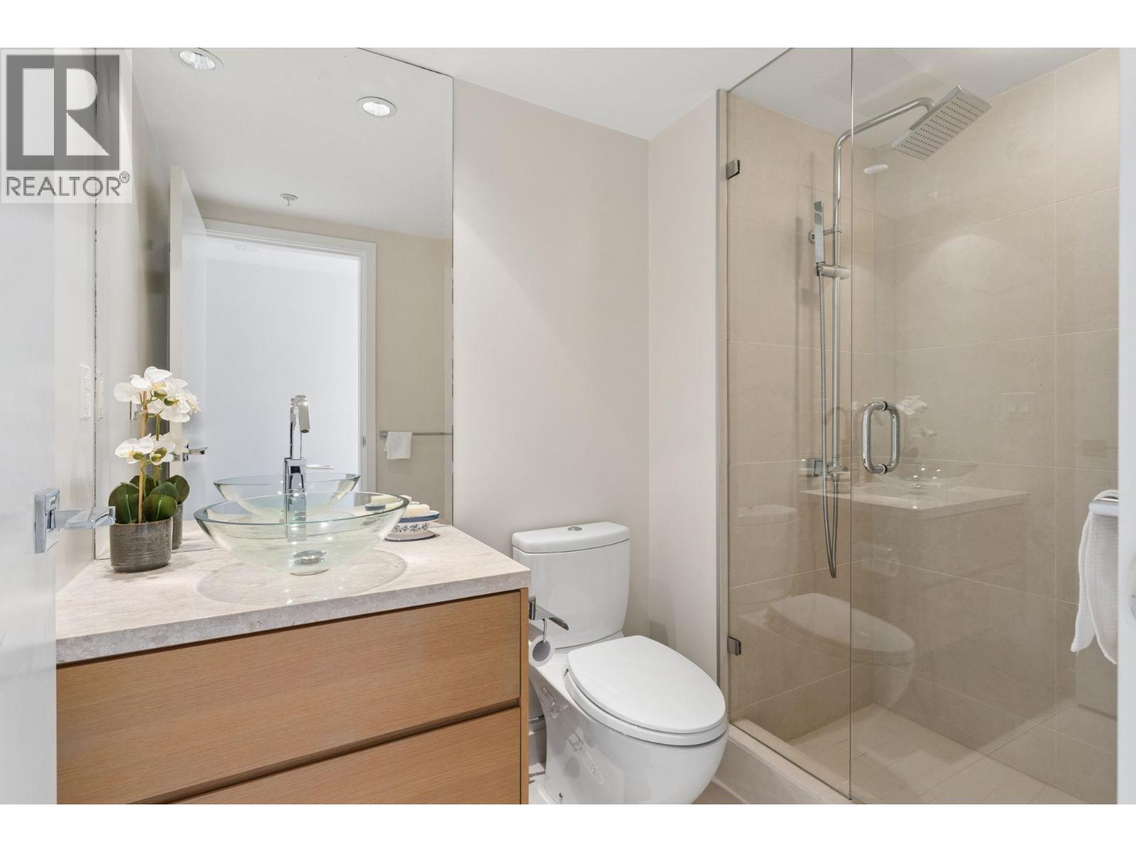 305 8 Smithe Mews, Vancouver, British Columbia  V6B 0A5 - Photo 16 - R3160133