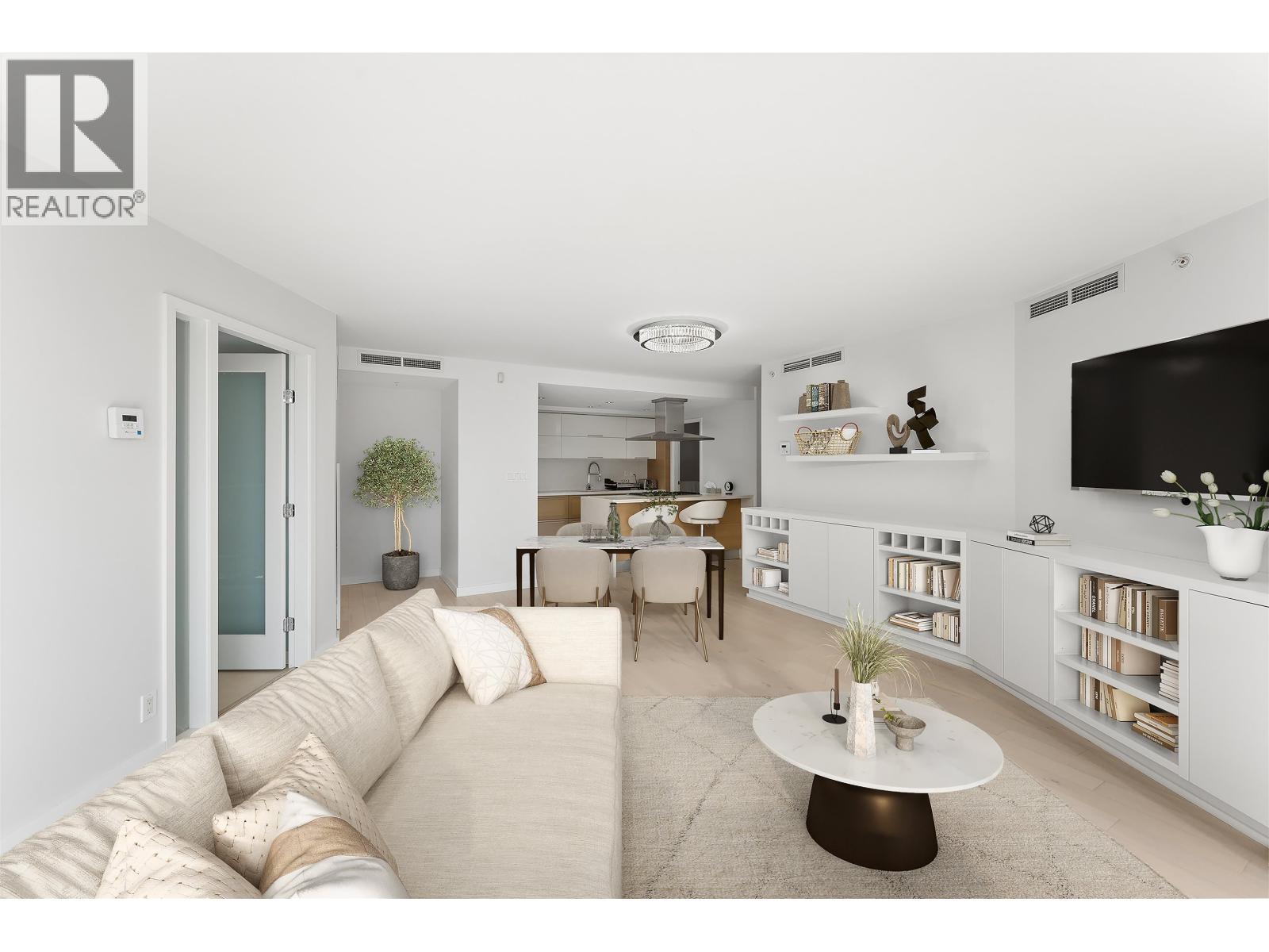 305 8 Smithe Mews, Vancouver, British Columbia  V6B 0A5 - Photo 4 - R3160133