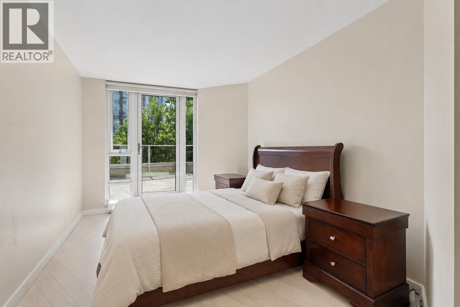 305 8 Smithe Mews, Vancouver, British Columbia  V6B 0A5 - Photo 9 - R3160133