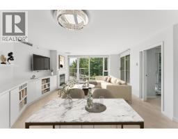 305 8 SMITHE MEWS, Vancouver, British Columbia