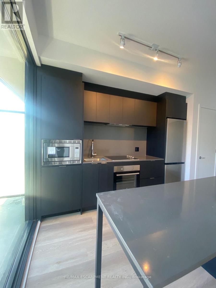 1518 - 1 Jarvis Street E, Hamilton, Ontario  L8R 0A8 - Photo 3 - X13729312