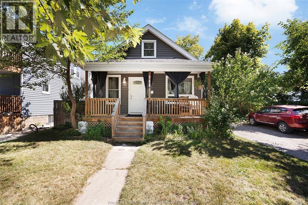 768 Mckay, Windsor, Ontario  N9B 2A1 - Photo 3 - 26021209