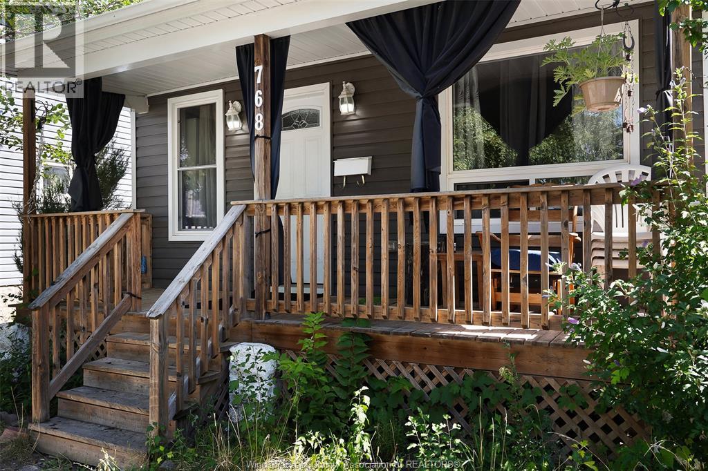 768 Mckay, Windsor, Ontario  N9B 2A1 - Photo 6 - 26021209