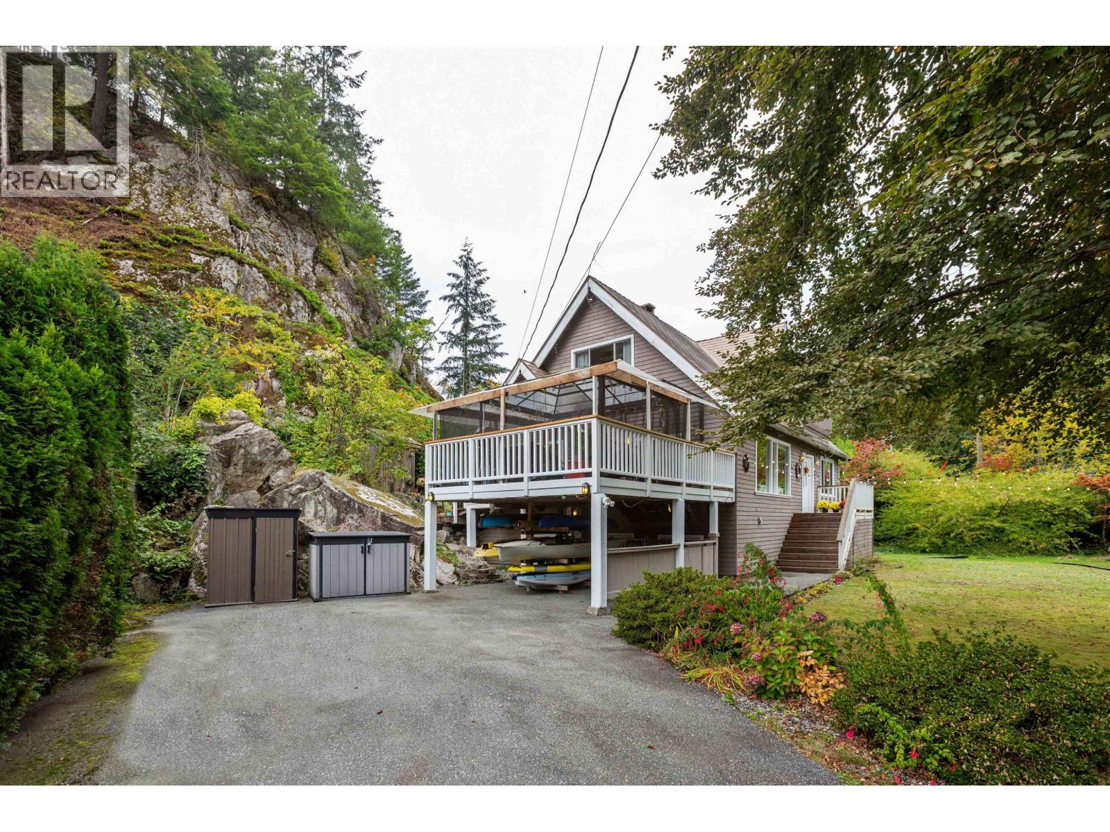 5607 Eagle Harbour Road, West Vancouver, British Columbia  V7W 1P4 - Photo 2 - R3160122