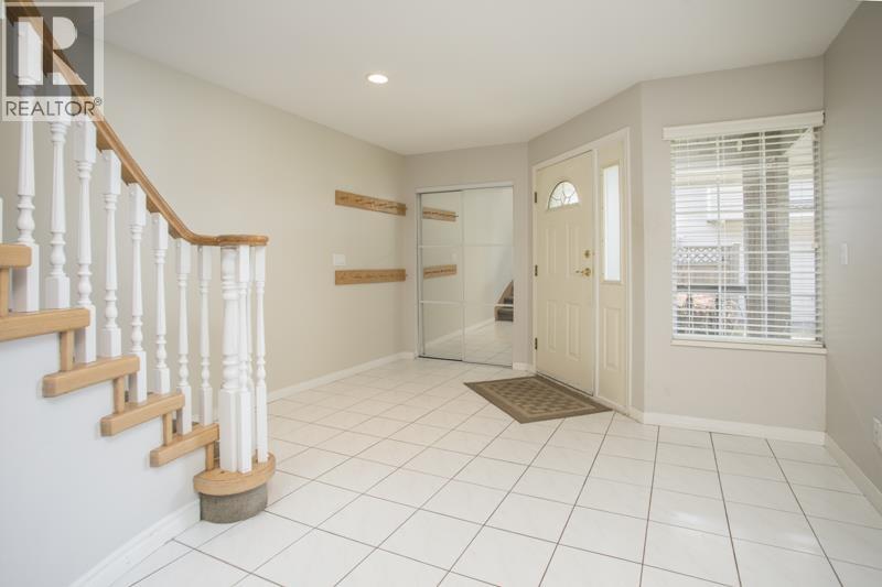 102 Viscount Place, New Westminster, British Columbia  V3M 6L4 - Photo 3 - R3160131