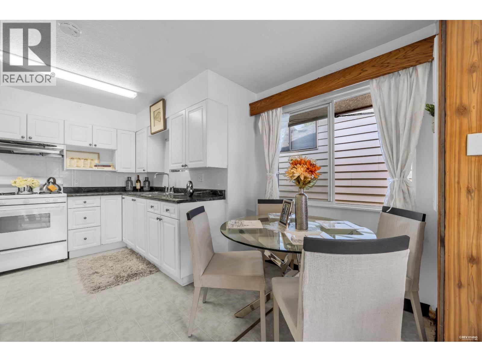 3006 E 27th Avenue, Vancouver, British Columbia  V5R 1P2 - Photo 12 - R3160132