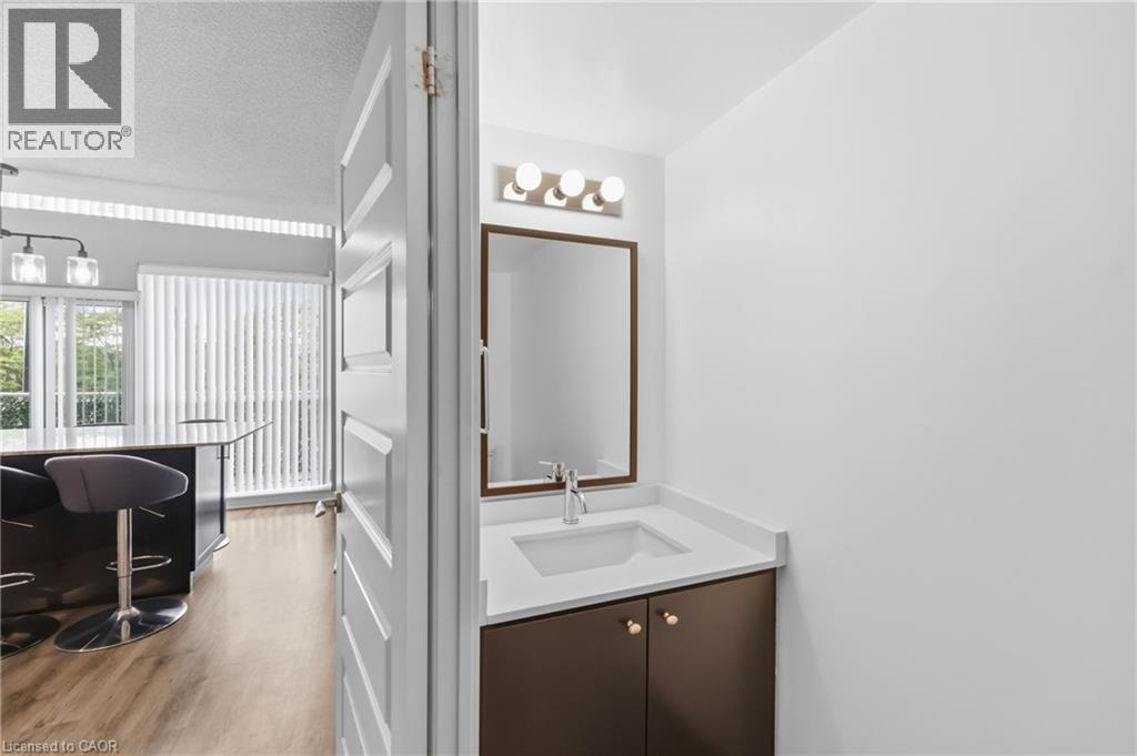 215 E Queen Street E Unit# 225, Brampton, Ontario  L6W 0A9 - Photo 11 - 40856912