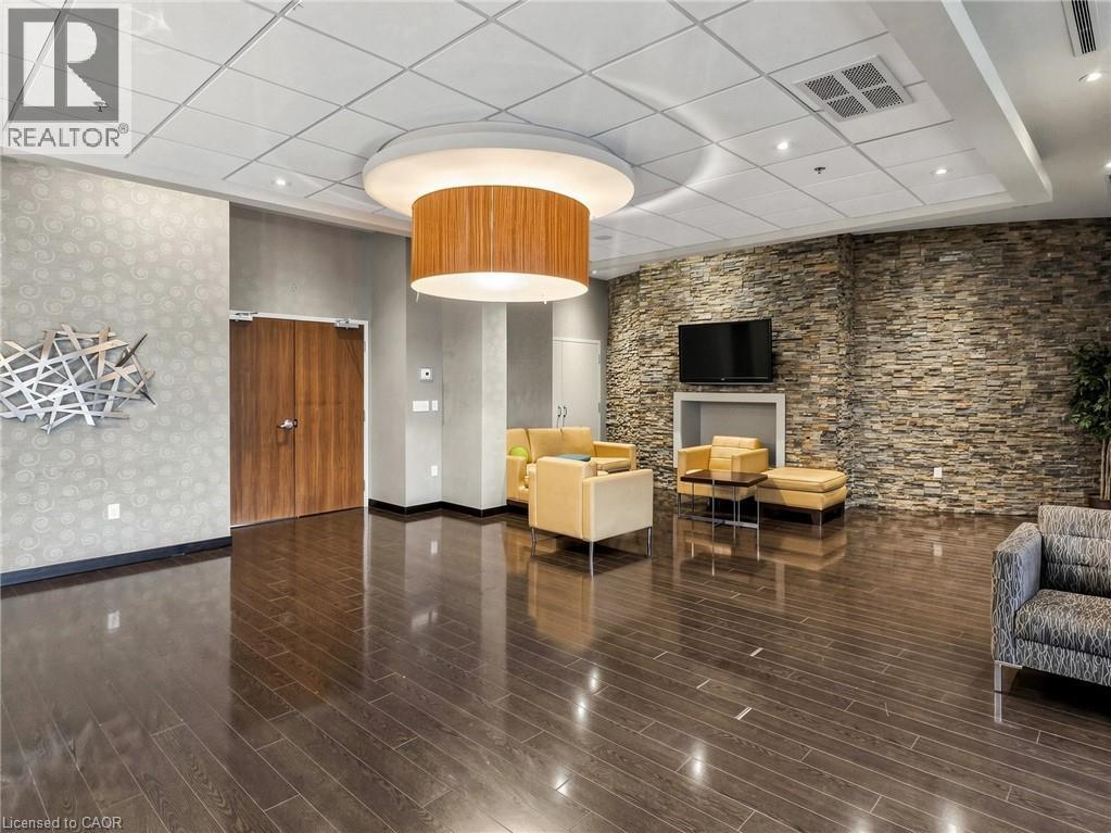 215 E Queen Street E Unit# 225, Brampton, Ontario  L6W 0A9 - Photo 3 - 40856912