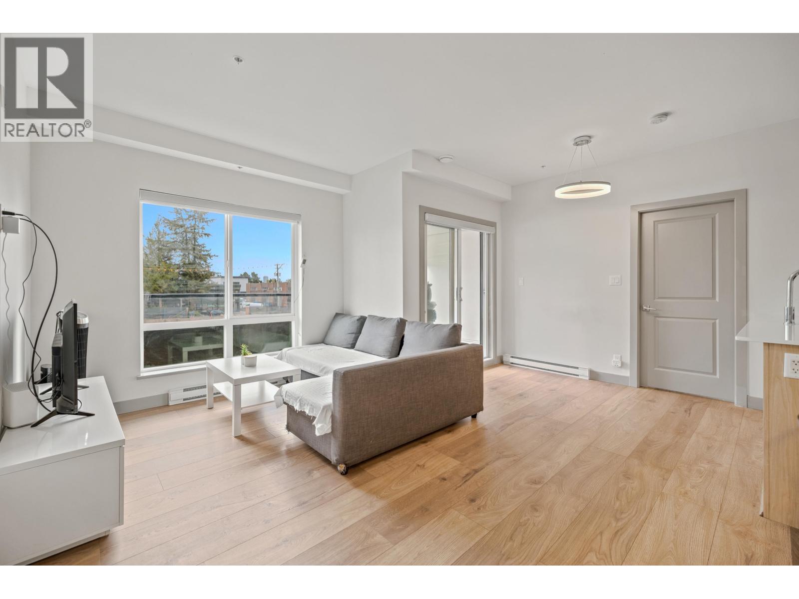 211 6968 Royal Oak Avenue, Burnaby, British Columbia  V5J 4J3 - Photo 4 - R3160082