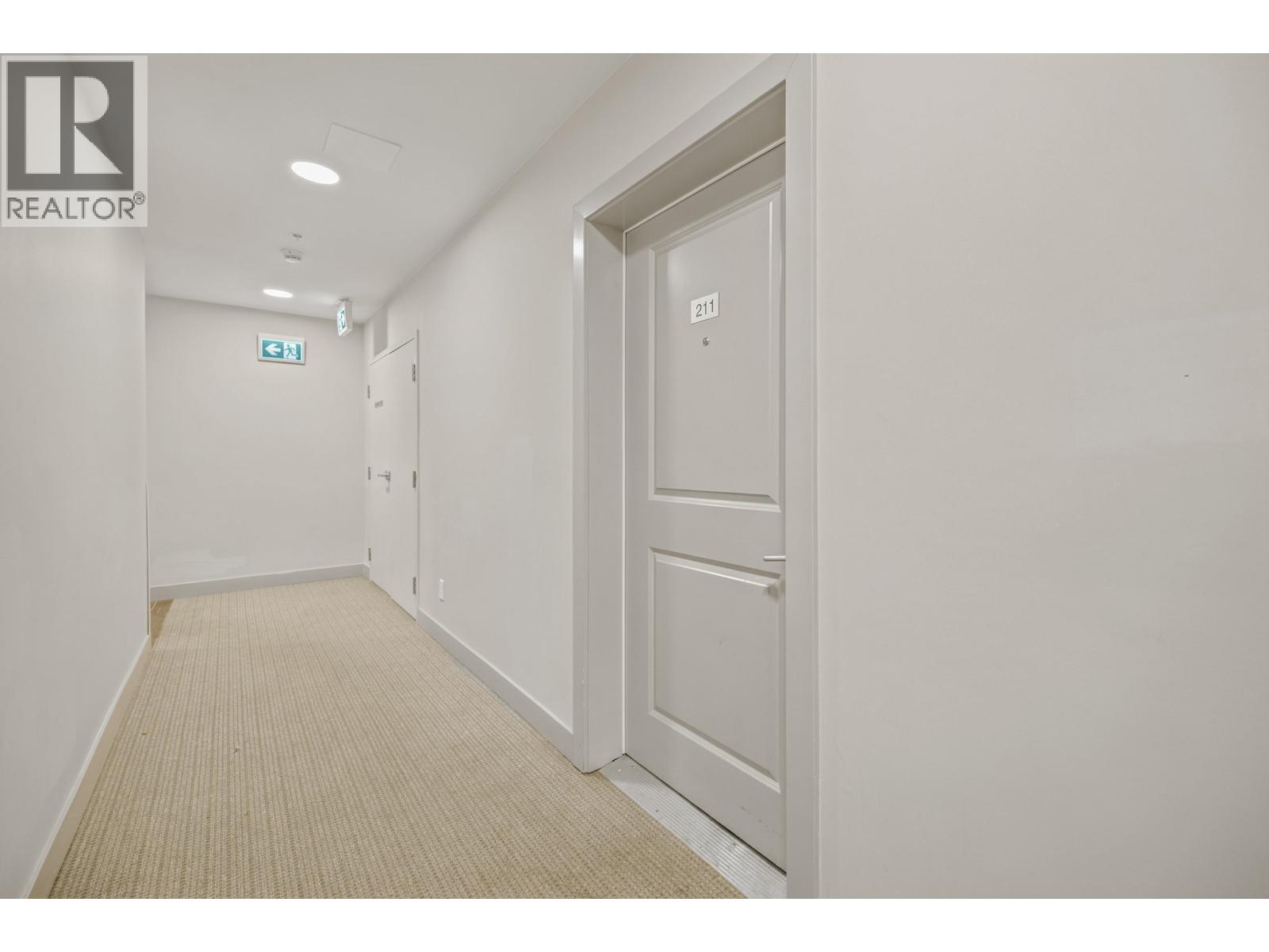 211 6968 Royal Oak Avenue, Burnaby, British Columbia  V5J 4J3 - Photo 2 - R3160082