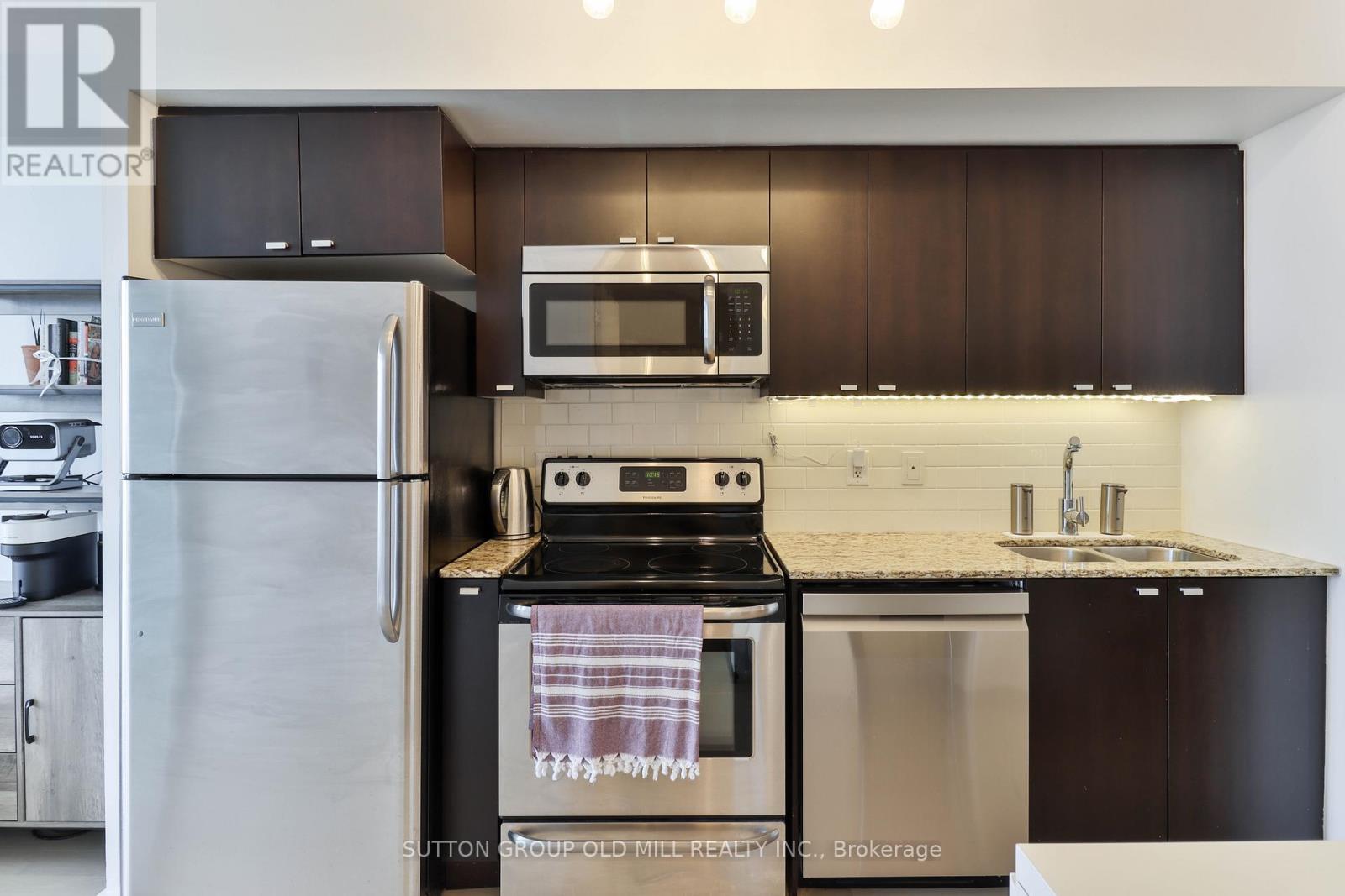 2709 - 105 The Queensway, Toronto, Ontario M6S 5B5 - Photo 3 - W13729322
