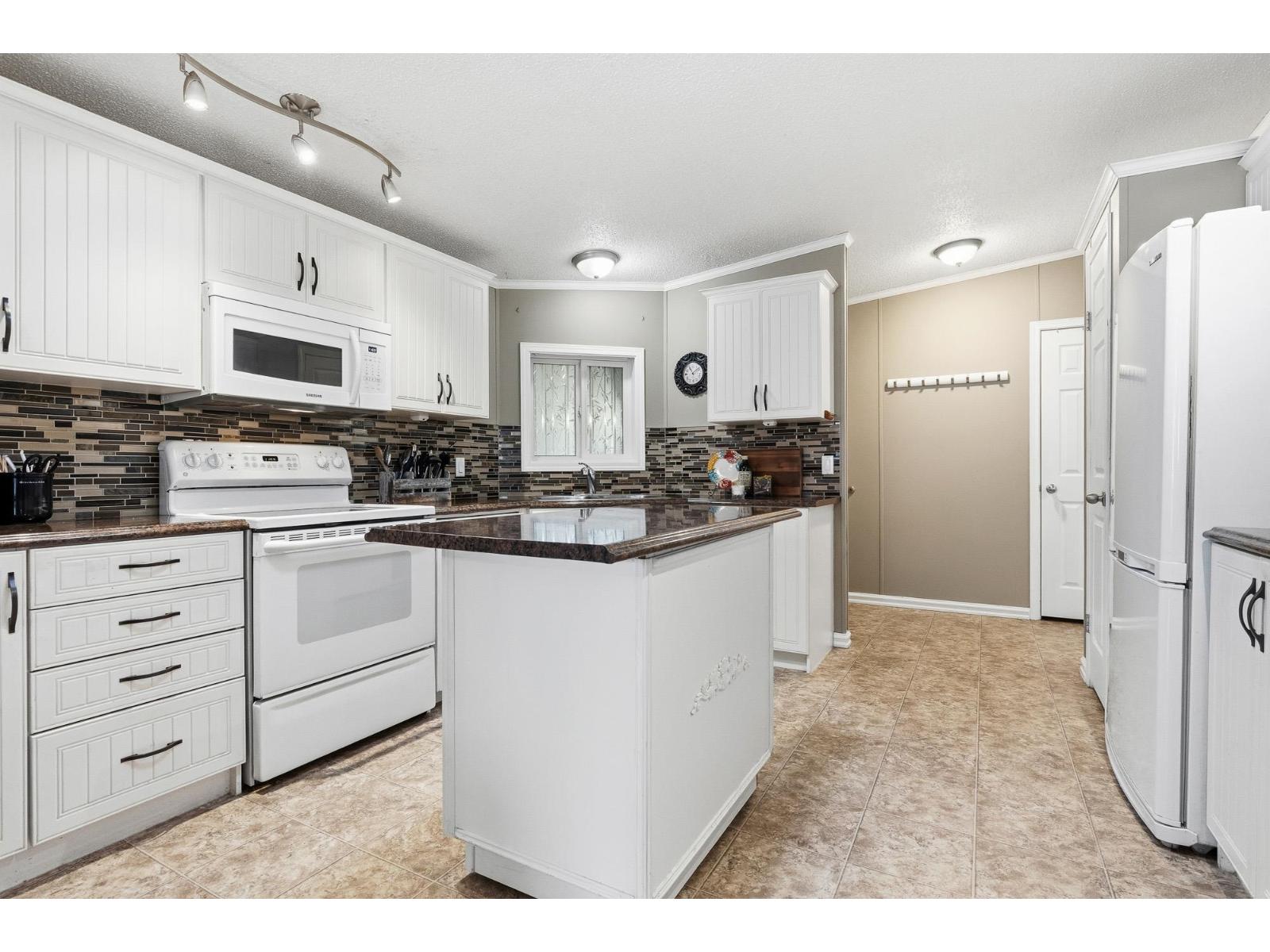 11 44565 Monte Vista Drive, Sardis South, Chilliwack, British Columbia  V2R 5Y4 - Photo 2 - R3147424