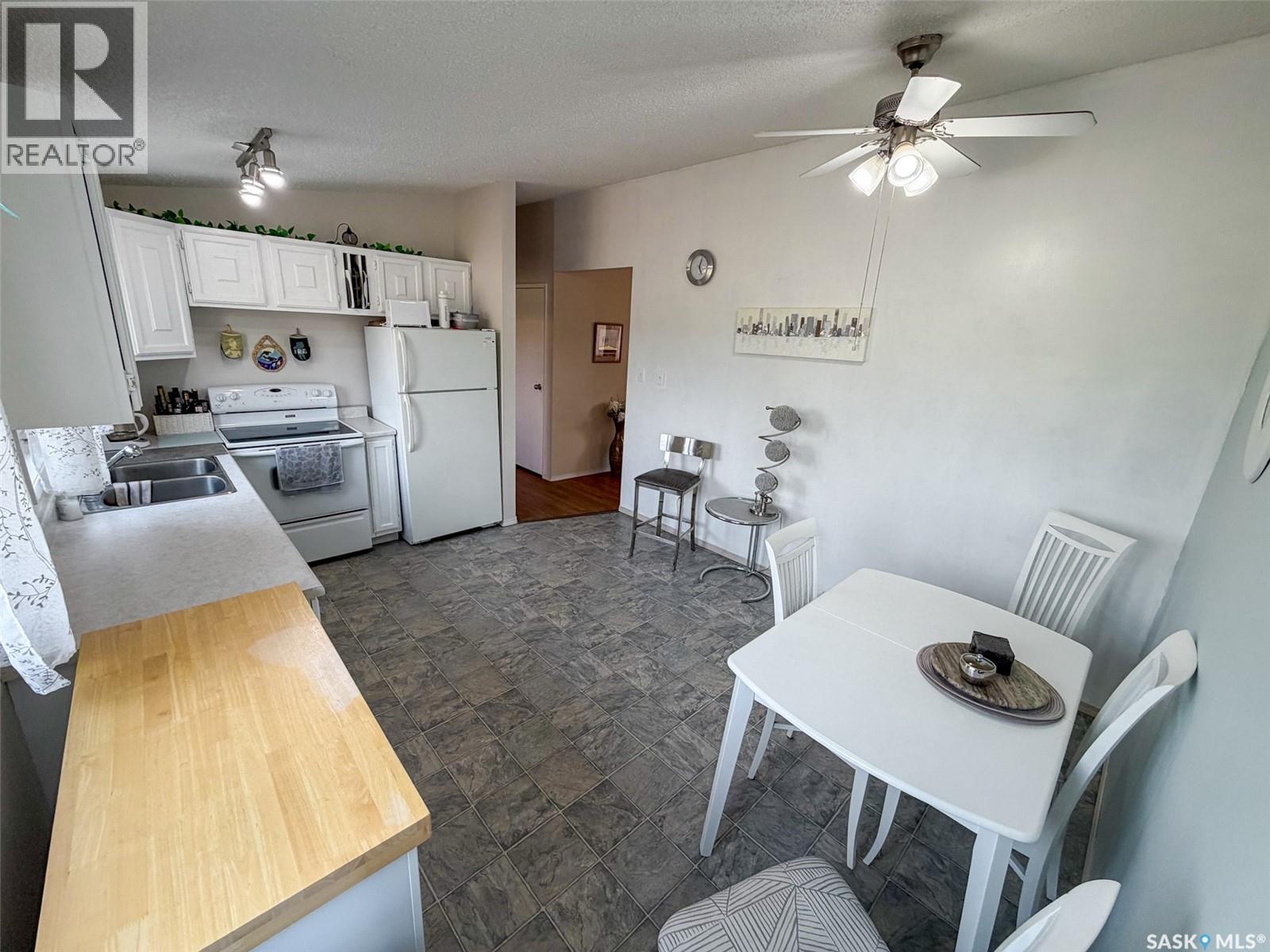 129 Ash Avenue N, Eastend, Saskatchewan  S0N 0T0 - Photo 14 - SK047118