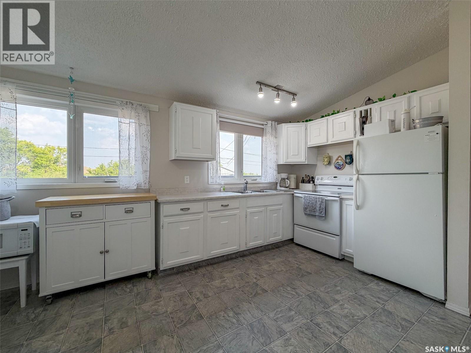 129 Ash Avenue N, Eastend, Saskatchewan  S0N 0T0 - Photo 15 - SK047118