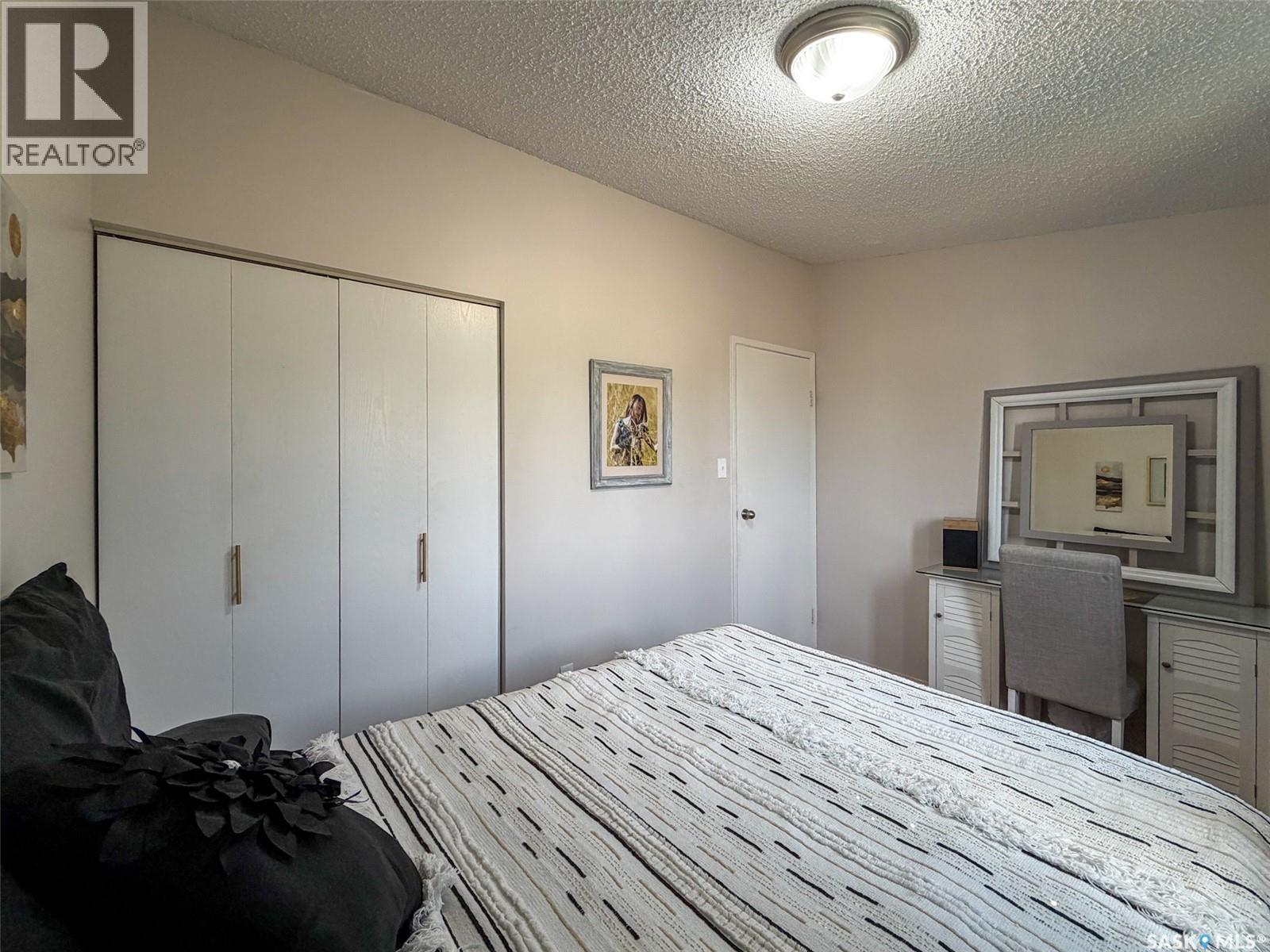129 Ash Avenue N, Eastend, Saskatchewan  S0N 0T0 - Photo 23 - SK047118