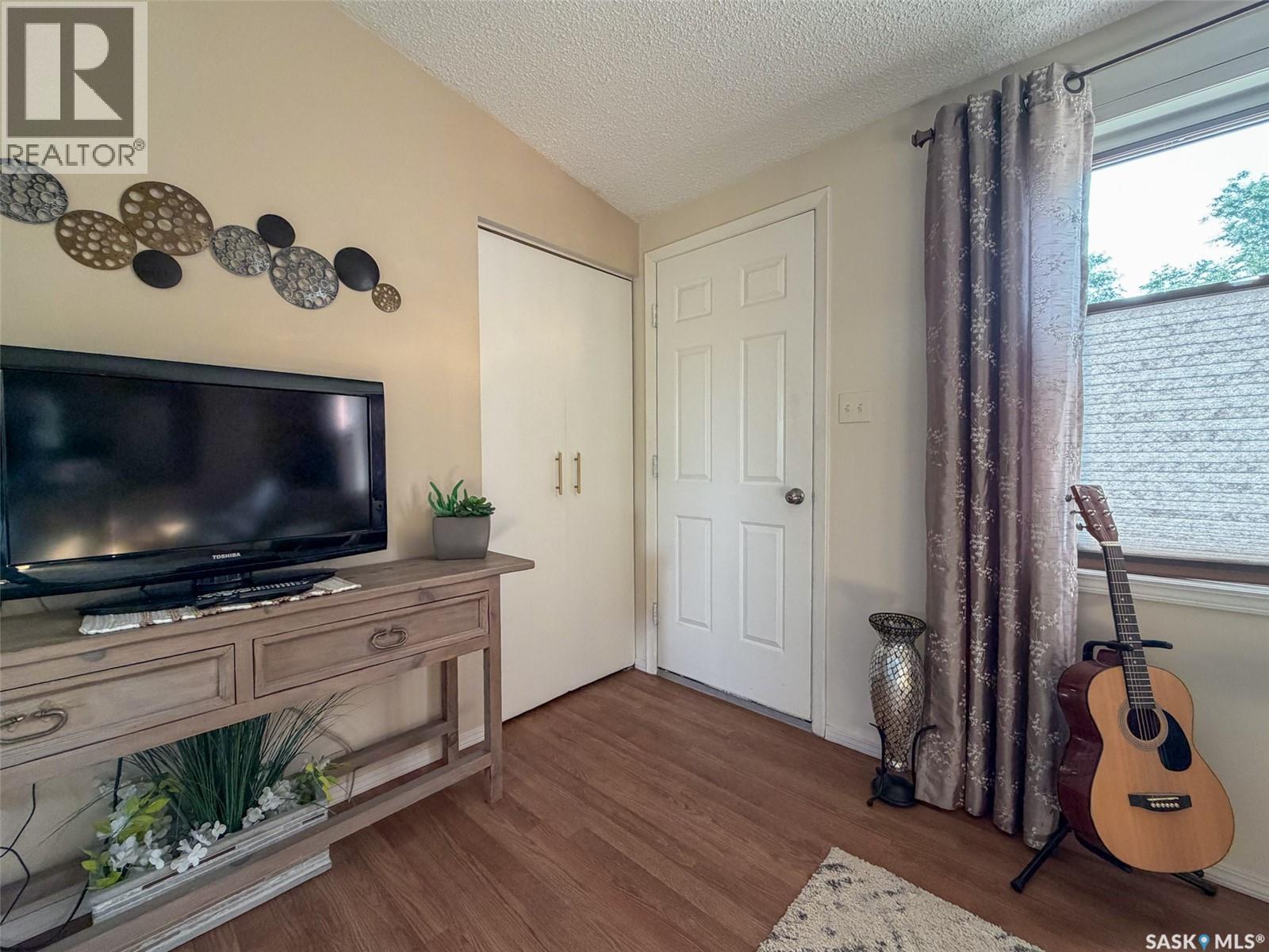 129 Ash Avenue N, Eastend, Saskatchewan  S0N 0T0 - Photo 5 - SK047118