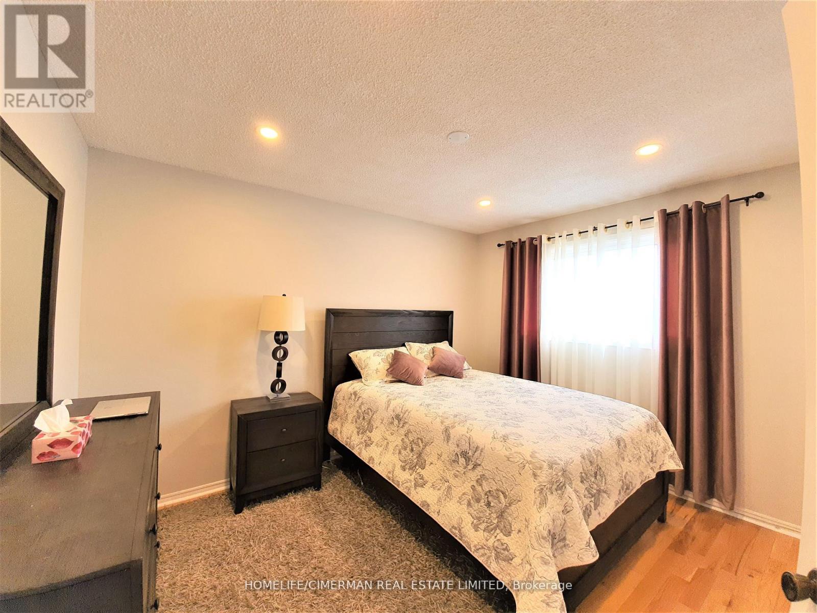 Upper - 312 Harewood Boulevard, Newmarket, Ontario L3Y 6R3 - Photo 10 - N13729334