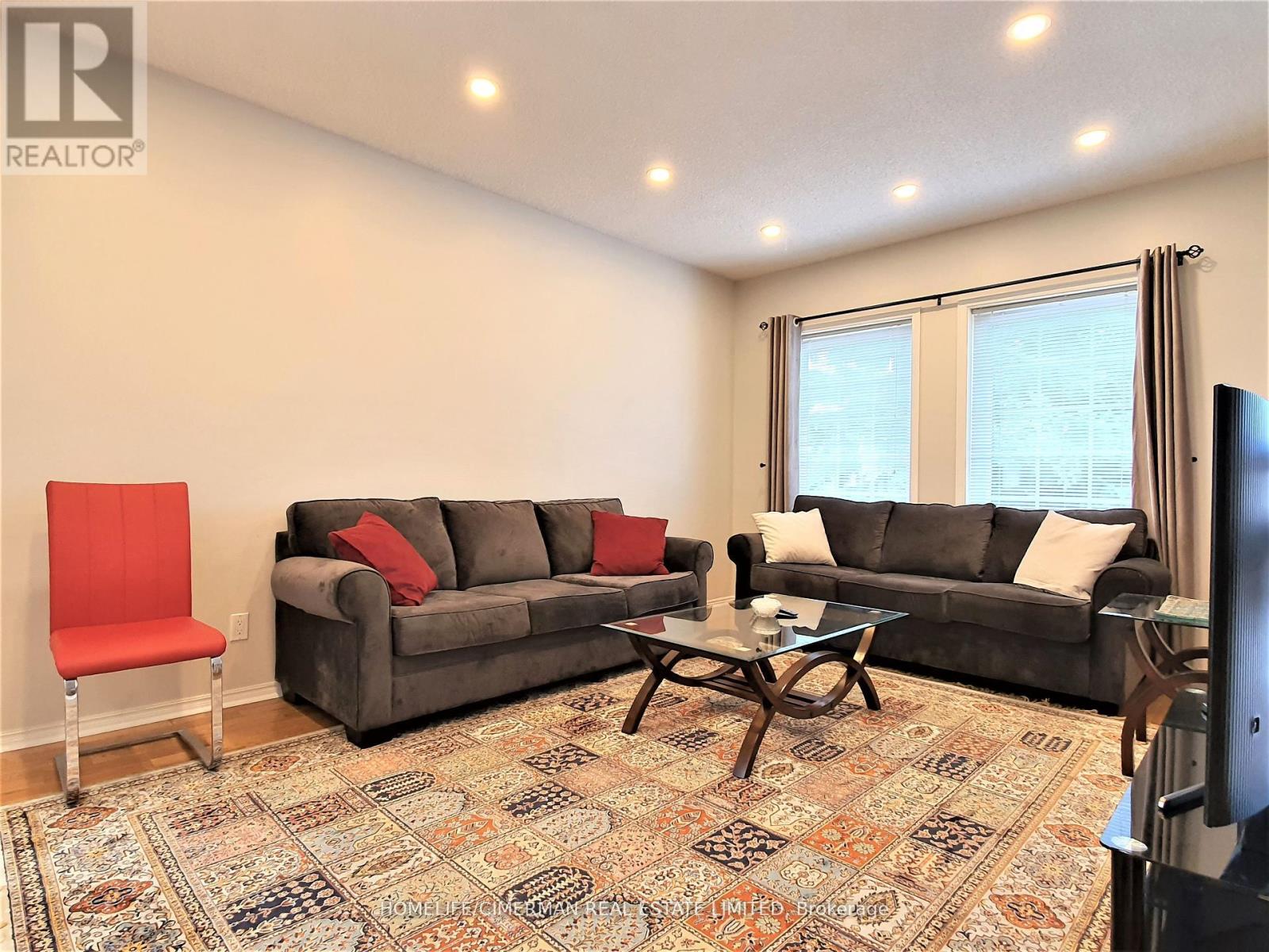 Upper - 312 Harewood Boulevard, Newmarket, Ontario L3Y 6R3 - Photo 3 - N13729334