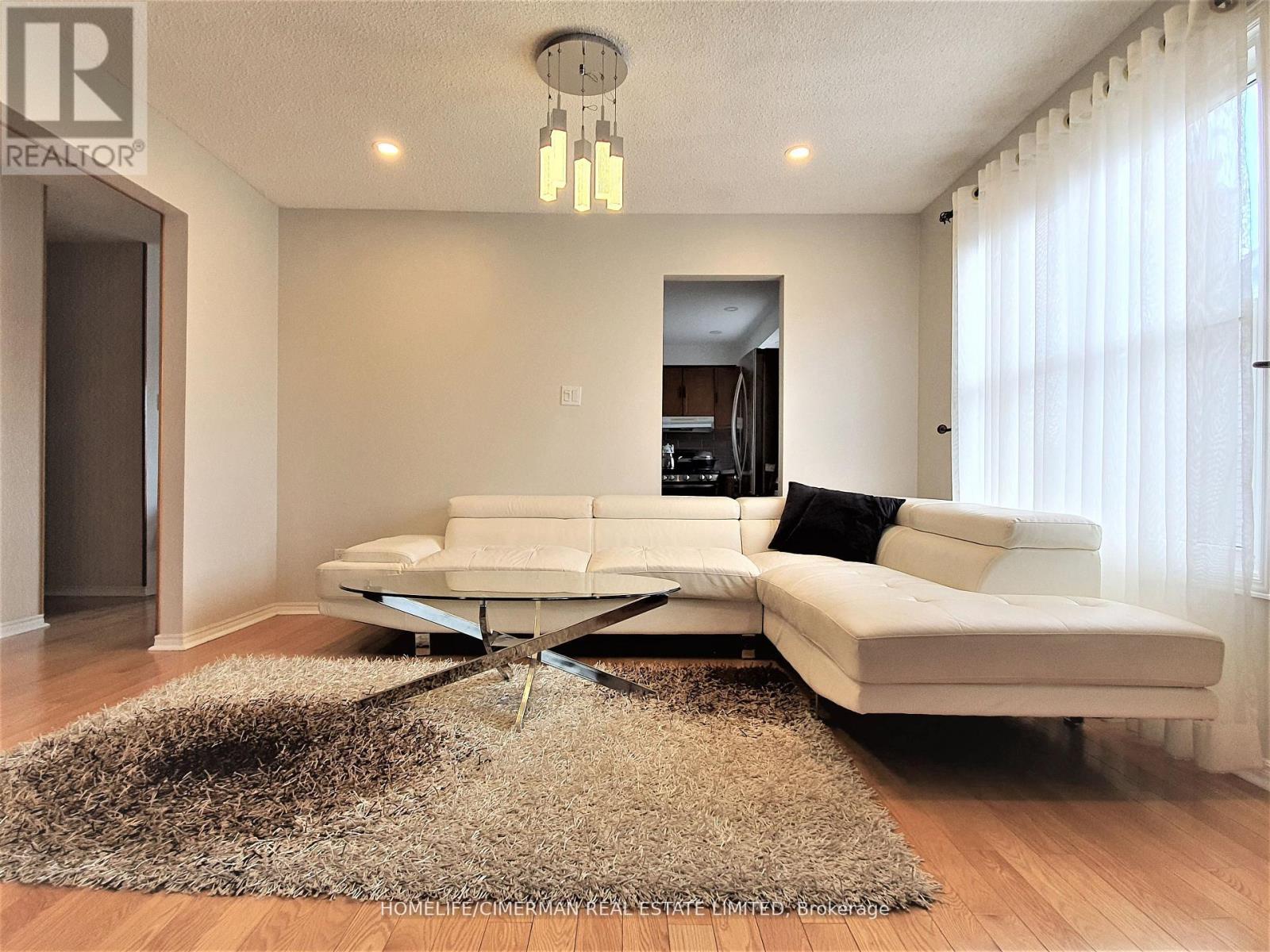 Upper - 312 Harewood Boulevard, Newmarket, Ontario L3Y 6R3 - Photo 5 - N13729334