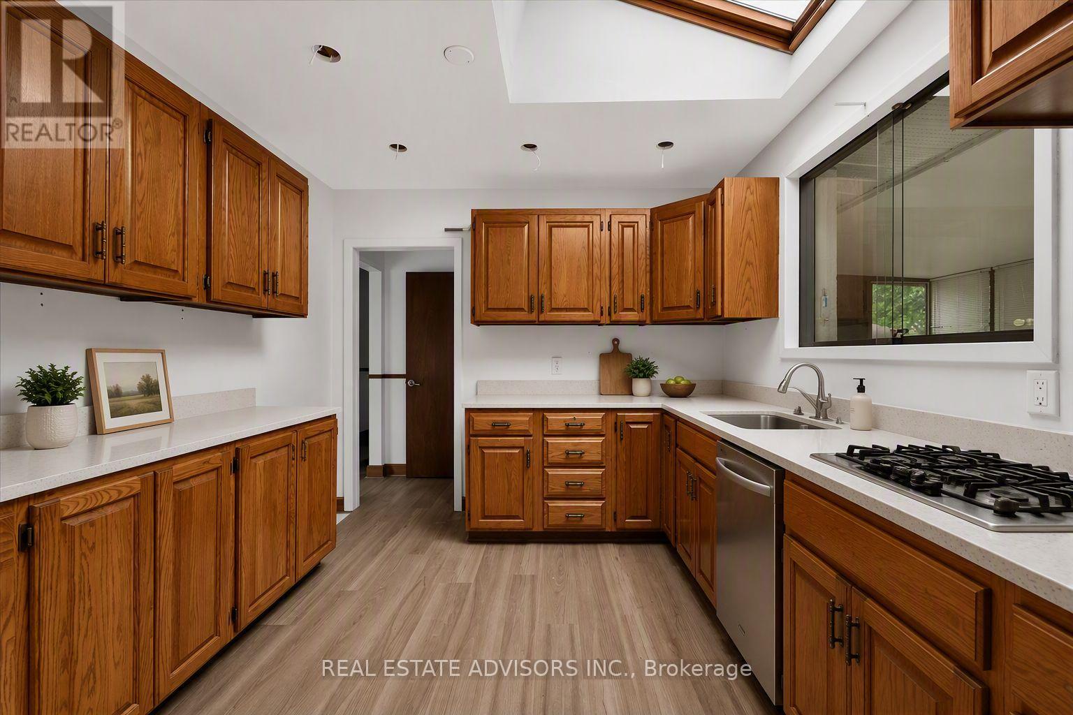 233 East Street, East Gwillimbury, Ontario  L9N 1K8 - Photo 6 - N13729360