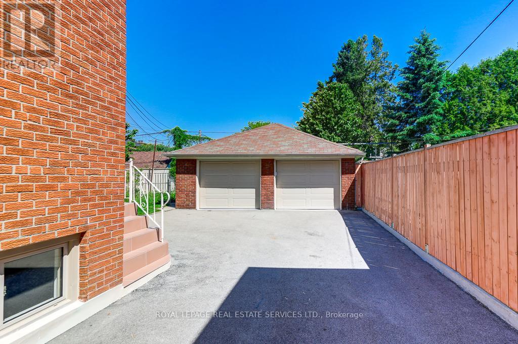 38 Jellicoe Avenue, Toronto, Ontario  M8W 1W1 - Photo 46 - W13412168