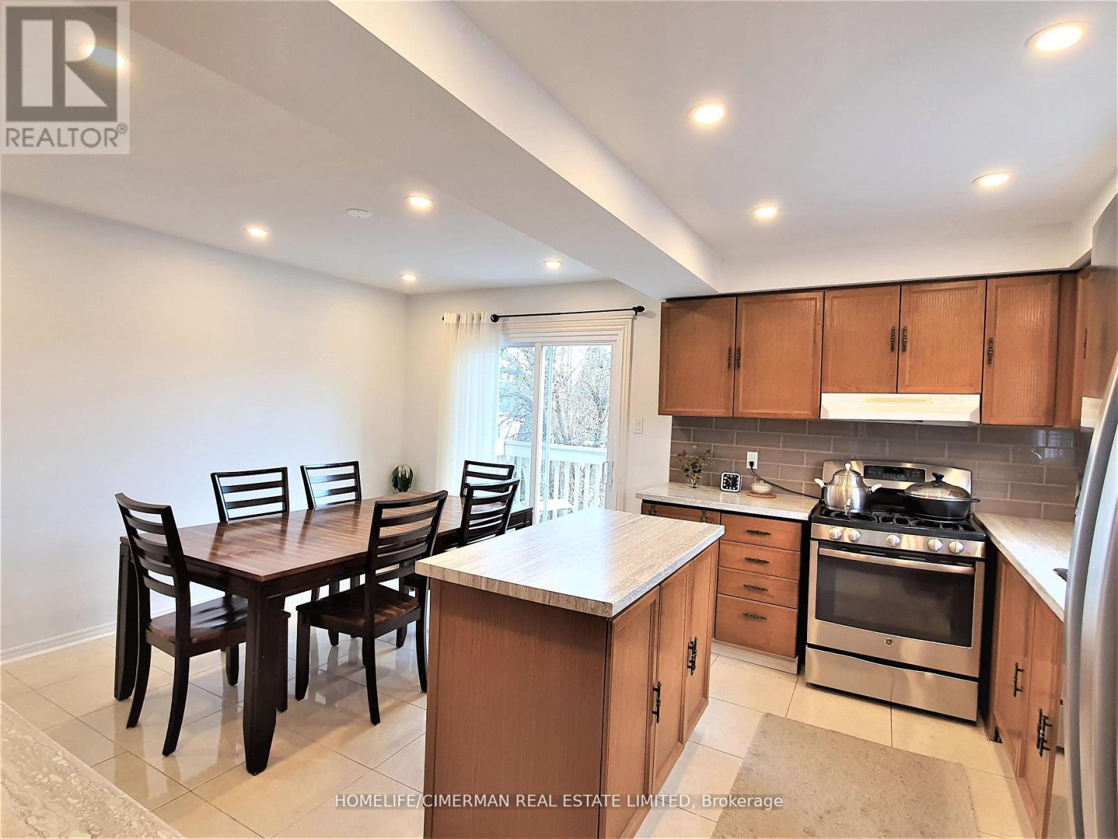 Upper - 312 Harewood Boulevard, Newmarket, Ontario L3Y 6R3 - Photo 8 - N13729334