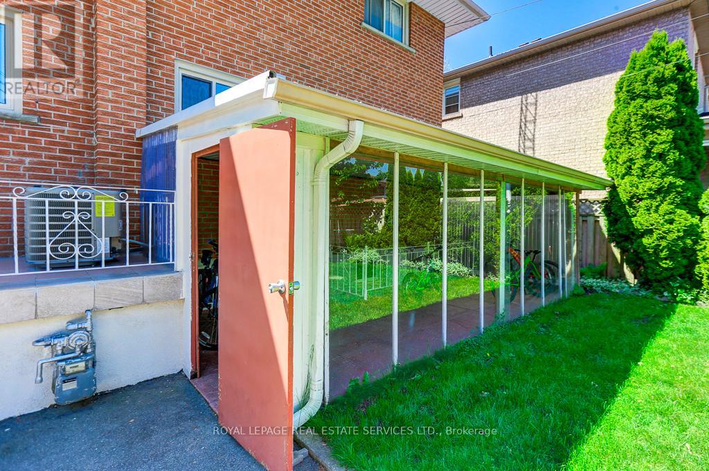 38 Jellicoe Avenue, Toronto, Ontario  M8W 1W1 - Photo 41 - W13412168