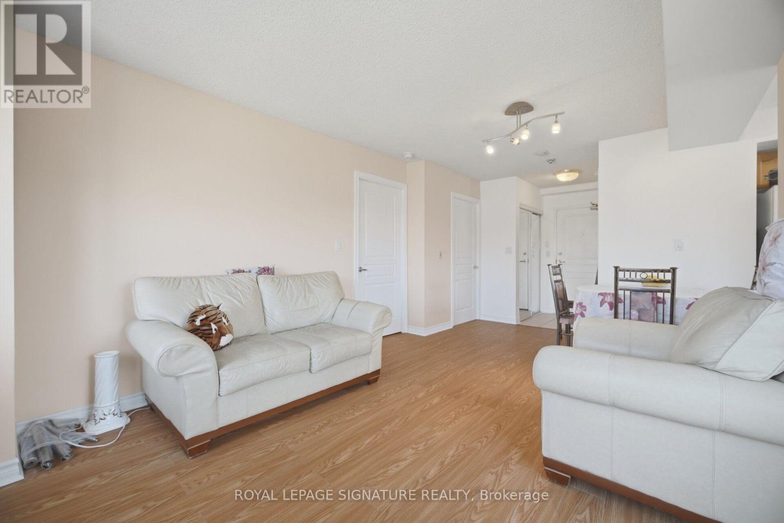 313 - 300 Ray Lawson Boulevard, Brampton, Ontario L6Y 5H5 - Photo 2 - W13729172