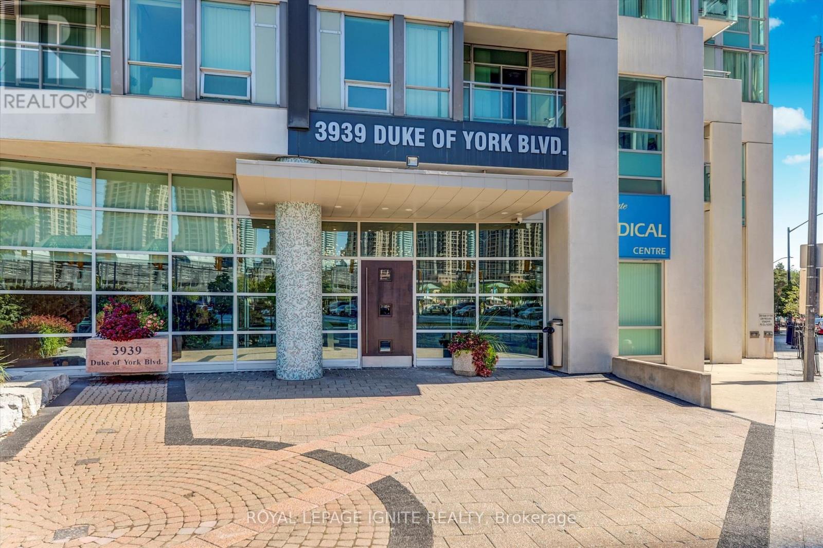 402 - 3939 Duke Of York Boulevard, Mississauga, Ontario L5B 4N2 - Photo 3 - W13729346