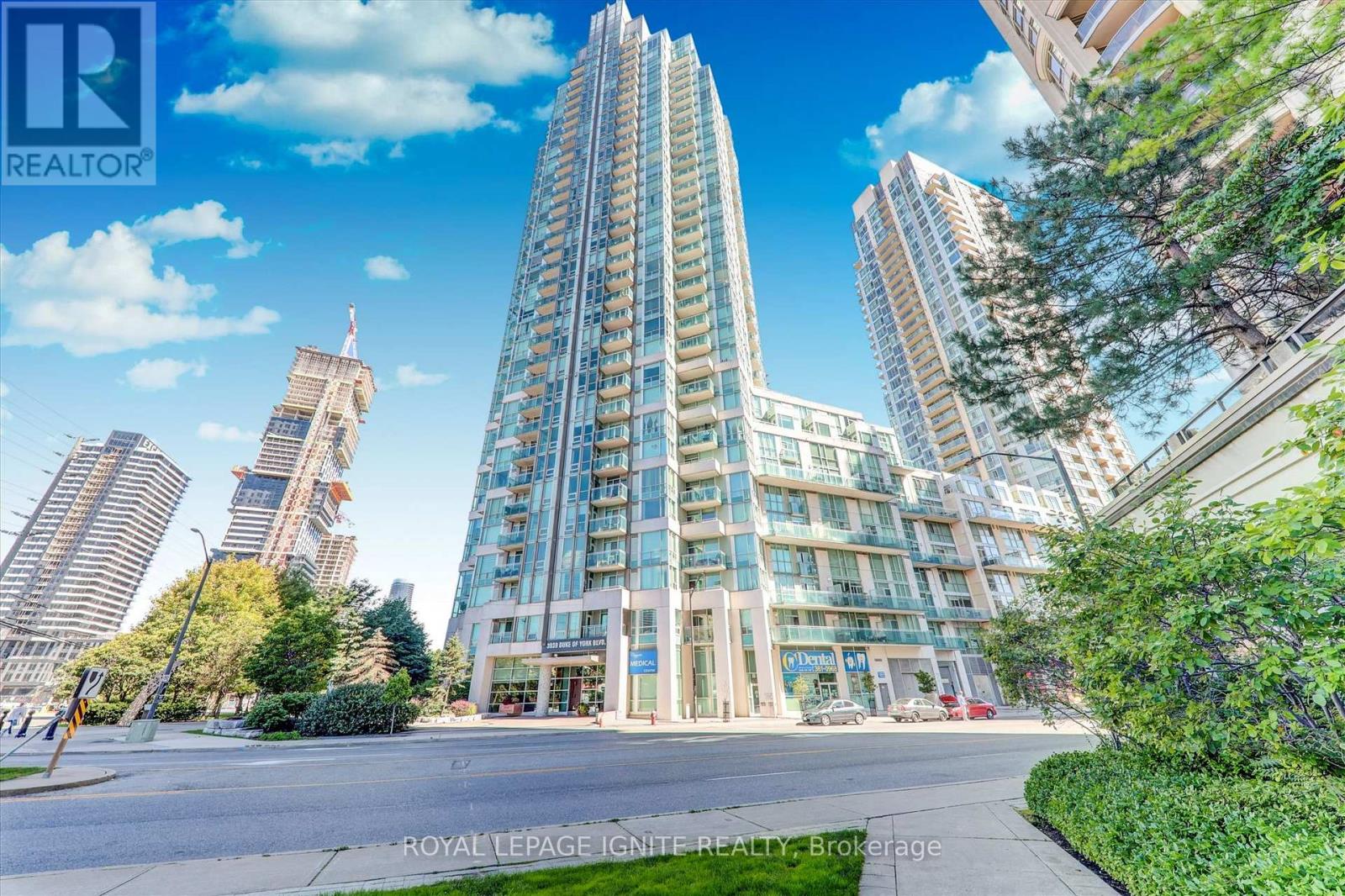 402 - 3939 Duke Of York Boulevard, Mississauga, Ontario L5B 4N2 - Photo 2 - W13729346