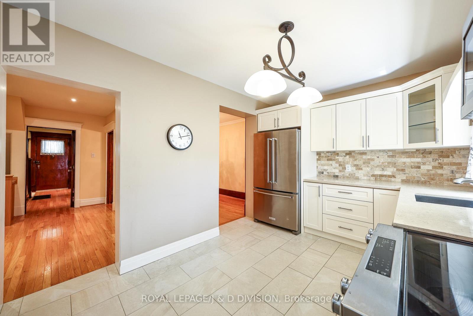 553 Runnymede Road, Toronto, Ontario  M6S 2Z8 - Photo 12 - W13729356