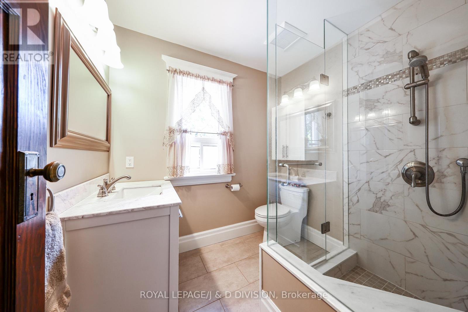 553 Runnymede Road, Toronto, Ontario  M6S 2Z8 - Photo 18 - W13729356