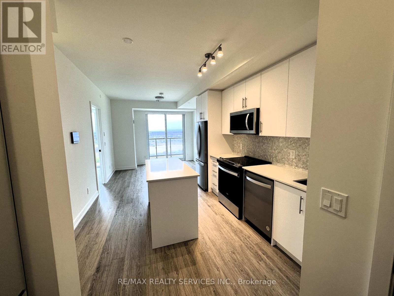 1304 - 345 Wheat Boom Drive, Oakville, Ontario  L6H 7X4 - Photo 4 - W13729352